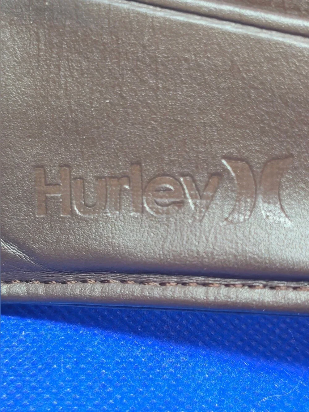 Hurley Mens Wallet Brown Leather Hybrid Passcase Bifold ID Window MA7304-X6W-424